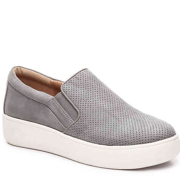 Steve Madden Shoes - Steve Madden gills slip on shoe